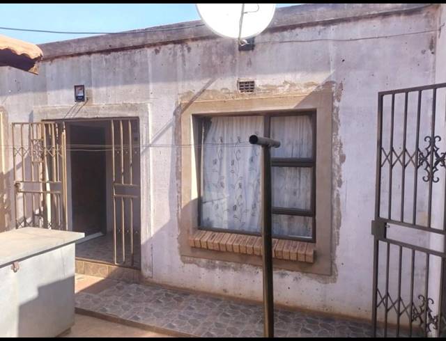 2 BEDROOM HOUSE FOR SALE IN BRAM FISCHERVILLE